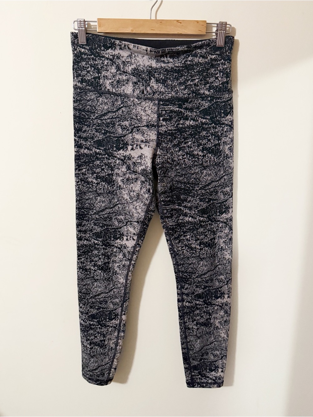 Athleta Elation Glades 7/8 Tight Size Medium Activewear Gym Running THICK